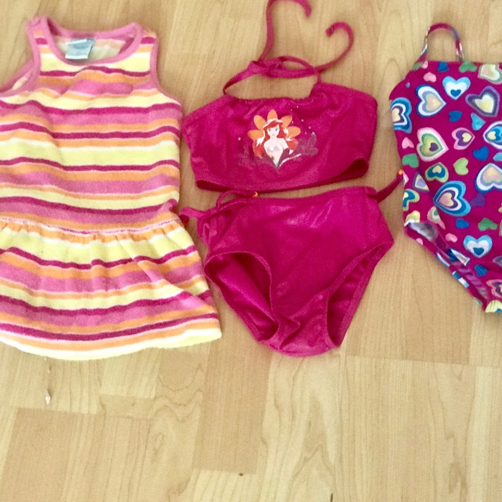 Girls Swim suit lot Sz 2T 4 pieces
